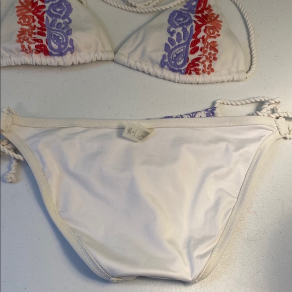 Victoria’s Secret White Bikini with Red and Purple Embroidery - Picture 7 of 15